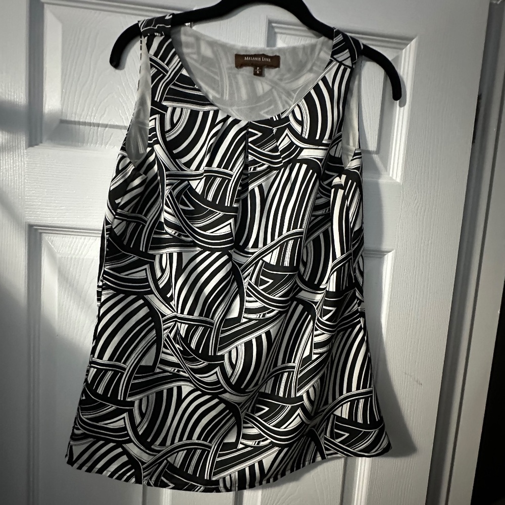 Melanie Lyne Black White Abstract Print Sleeveless Blouse Size P/S